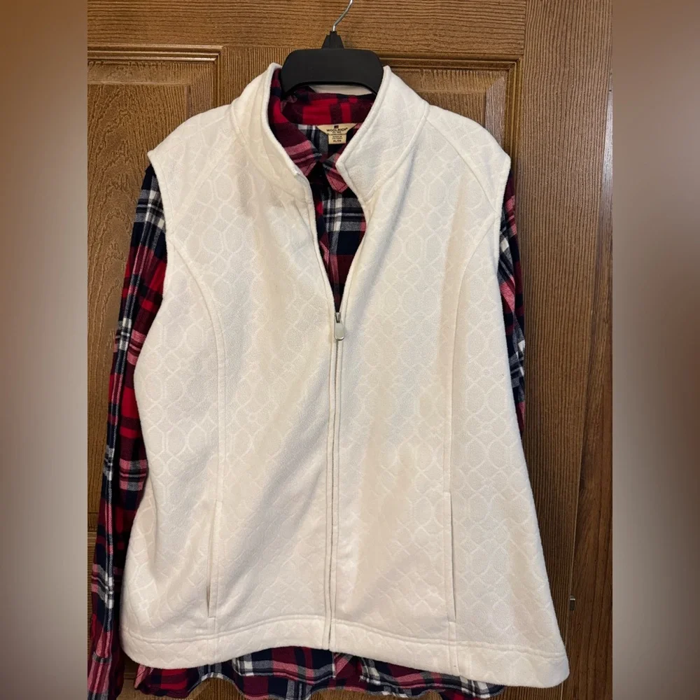 Croft & Barrow Off-White Textured Vest - Picture 1 of 4